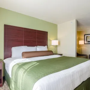 Cobblestone Hotel & Suites - McCook