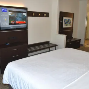 Holiday Inn Express Hotel & Suites Evanston, an IHG Hotel
