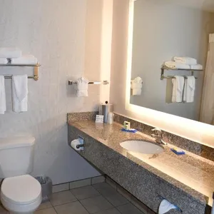 Holiday Inn Express Hotel & Suites Evanston, an IHG Hotel