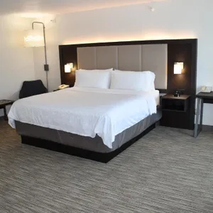 Holiday Inn Express Hotel & Suites Evanston, an IHG Hotel