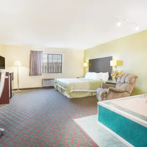 Days Inn by Wyndham Lexington NE