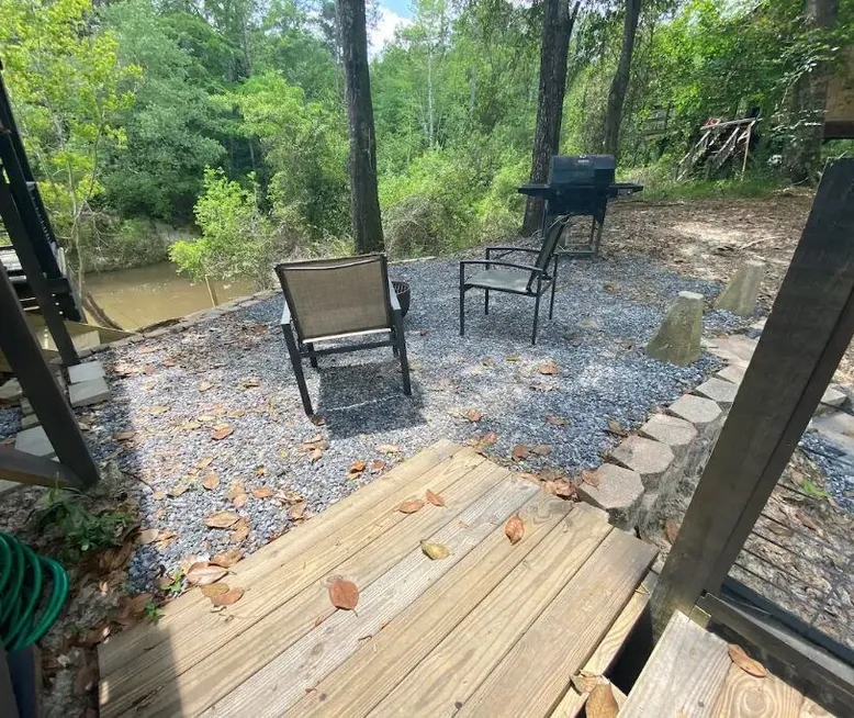 Mountain Laurel Cabin on Creek Hattiesburg, Mississippi Vacation Rentals HiChee