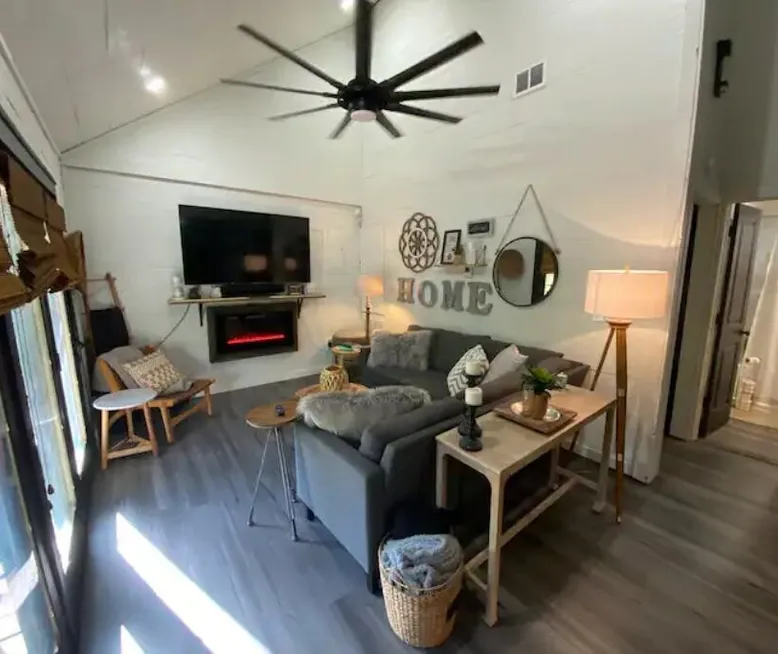 Mountain Laurel Cabin on Creek Hattiesburg, Mississippi Vacation Rentals HiChee