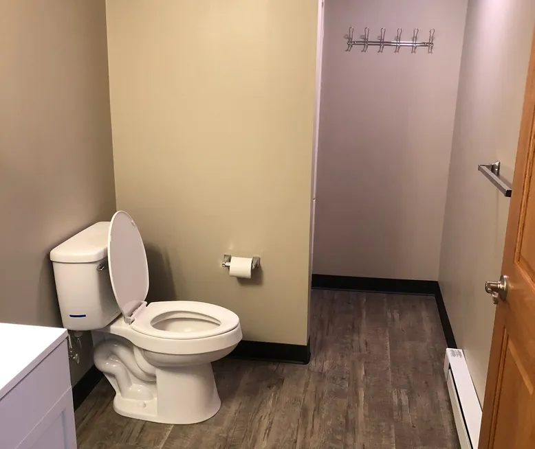 Sleeping Room 7 above Dale’s Place Smithton PA Smithton, Pennsylvania