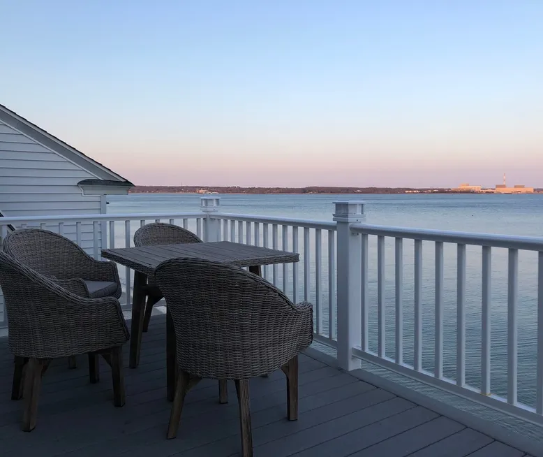 PRIVATE BEACH BEACHFRONTS & BALCONIES NIANTIC East Lyme
