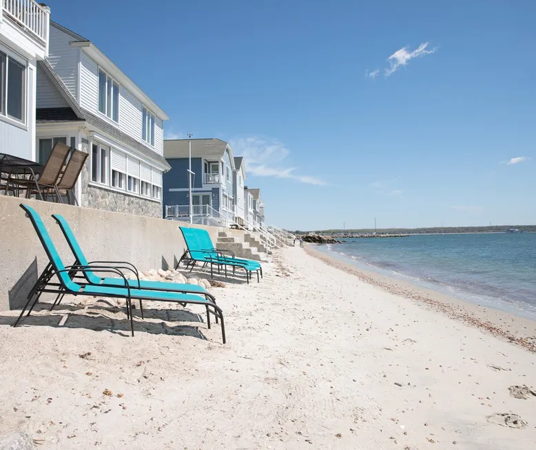 PRIVATE BEACH BEACHFRONTS & BALCONIES NIANTIC East Lyme