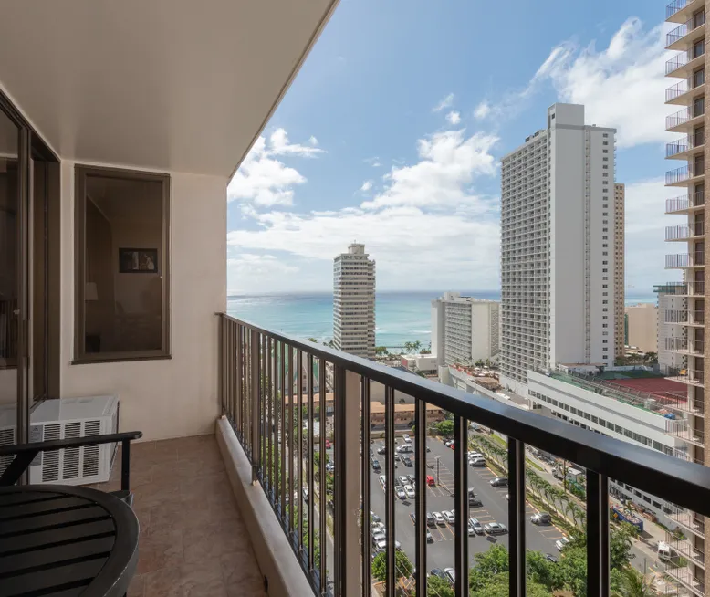 Koko Resorts, Inc. Tower 1 Suite 2108 Waikiki Banyan Rental Condo in Honolulu Honolulu,...