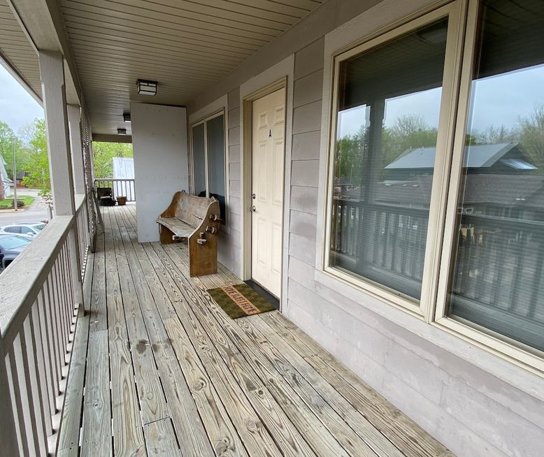 Abe’s corner hidden getaway Nashville, Indiana Vacation Rentals HiChee
