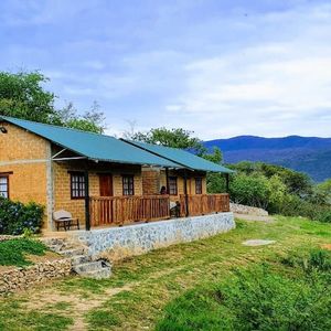 Cabaña Trompillo (Granja El Higueron) - Jalpan de Serra, Querétaro Vacation  Rentals | HiChee