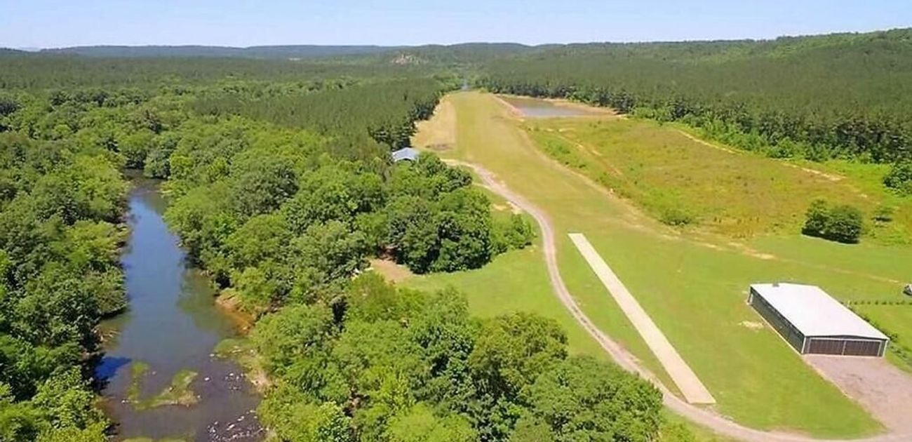 MT MORIAH LODGE ON RIVER Murfreesboro, Arkansas Vacation Rentals HiChee