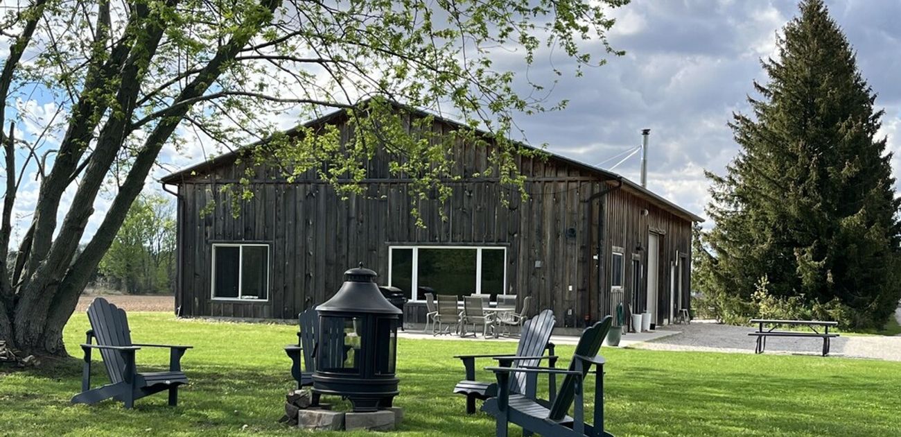 Private country suite on pond located In Amish country. Otterville