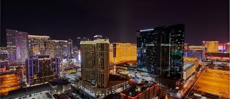 MGM Signature 2BR3BA w/ StripView, Balcony, Pool & Jacuzzi, Gym. No Resort  Fee - Las Vegas