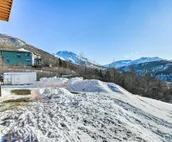 Anchorage Getaway w/ Mtn Views ~ 4 ½ Miles to Zoo!