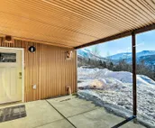 Anchorage Getaway w/ Mtn Views ~ 4 ½ Miles to Zoo!