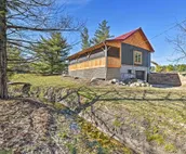 'Honey House Cabin' - A Quiet Countryside Retreat!