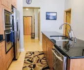1800 Sq Ft Loft Downtown Near Convention Center