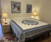 Adults 25 plus Only, Creekside Vacation Rental 1, Downtown Historic CITY APPROVE