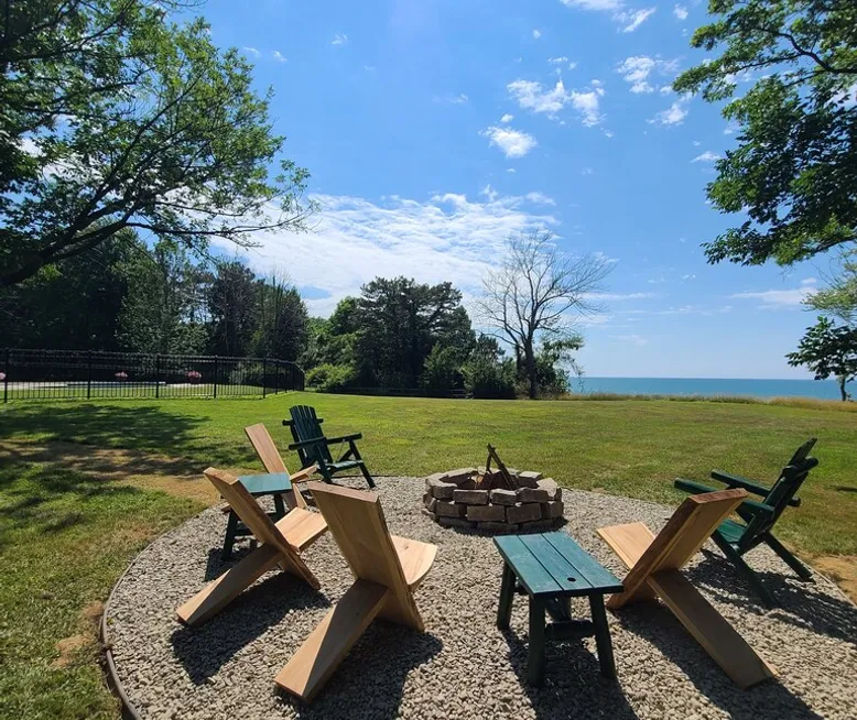 Secluded Lake front log cabin home in Chautauqua County Westfield