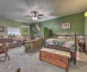 Cozy Farm Studio, 14 Miles to Shipshewana!