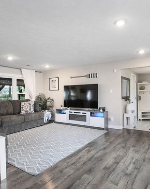 United States Indiana Elkhart vacation rental compare prices direct by owner 11480638