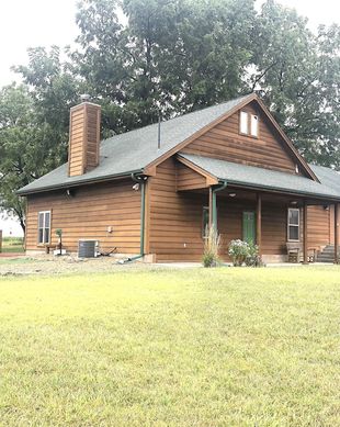 United States Kansas Topeka vacation rental compare prices direct by owner 10157037