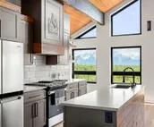 **NEW** Luxury Living close to popular hiking & skiing in Palmer Wasilla