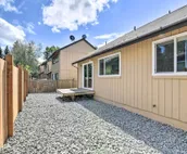 Modern Anchorage Townhome: 8 Mi to Downtown!