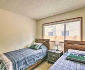 Modern Anchorage Townhome: 8 Mi to Downtown!