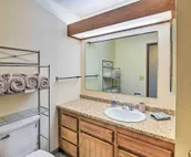 Modern Anchorage Townhome: 8 Mi to Downtown!