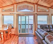 Waterfront Apt w/ Mtn View, Walk Into Town!