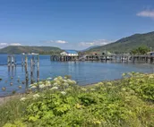 Waterfront Apt w/ Mtn View, Walk Into Town!