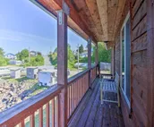 Waterfront Apt w/ Mtn View, Walk Into Town!