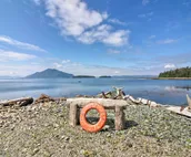 Waterfront Apt w/ Mtn View, Walk Into Town!