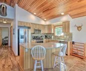Waterfront Apt w/ Mtn View, Walk Into Town!