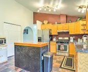 Charming Wasilla Retreat: Walk to Lake Lalen!