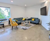 Beautiful Modern Loft | Denali Views, Pool Table, Roof Deck, Firepit