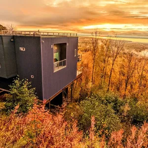 Beautiful Modern Loft | Denali Views, Pool Table, Roof Deck, Firepit