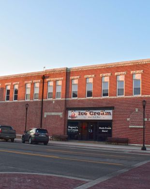 United States Kansas Salina vacation rental compare prices direct by owner 311626