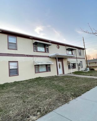 United States South Dakota Mitchell vacation rental compare prices direct by owner 2681541