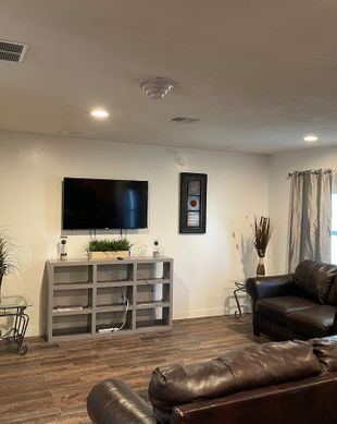 United States Kansas Dodge City vacation rental compare prices direct by owner 25455097