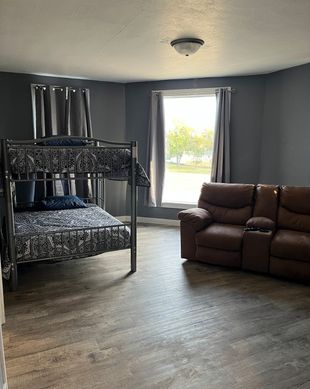 United States South Dakota Henry vacation rental compare prices direct by owner 25555171