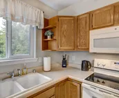 Anchorage Retreat < 5 Mi to Hilltop Ski Area!