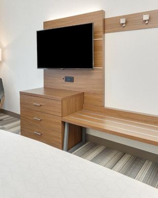 United States South Dakota Mitchell vacation rental compare prices direct by owner 12686463